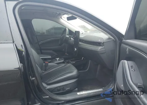 2021 Ford Mustang Mach-E Premium z USA, uszkodzony, nr VIN 3FMTK3SU4MMA03653